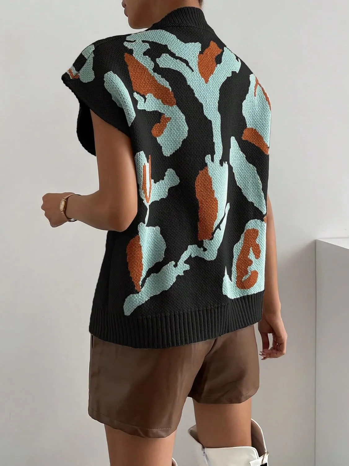 SweatyRocks Women's Colorblock Graphic Cap Sleeve V Neck Sweater Vest Casual Loose Fit Pullover Sweater Top
