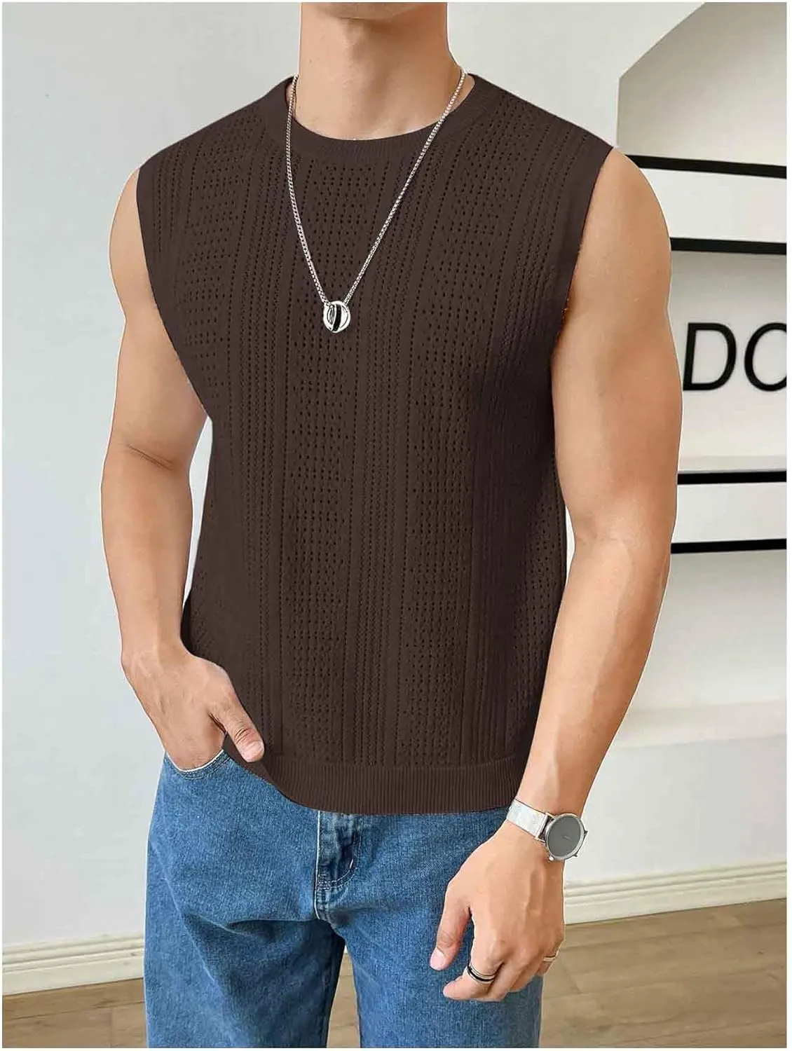 Verdusa Men's Sleeveless Round Neck Knit Tank Top Casual Sweater Vest