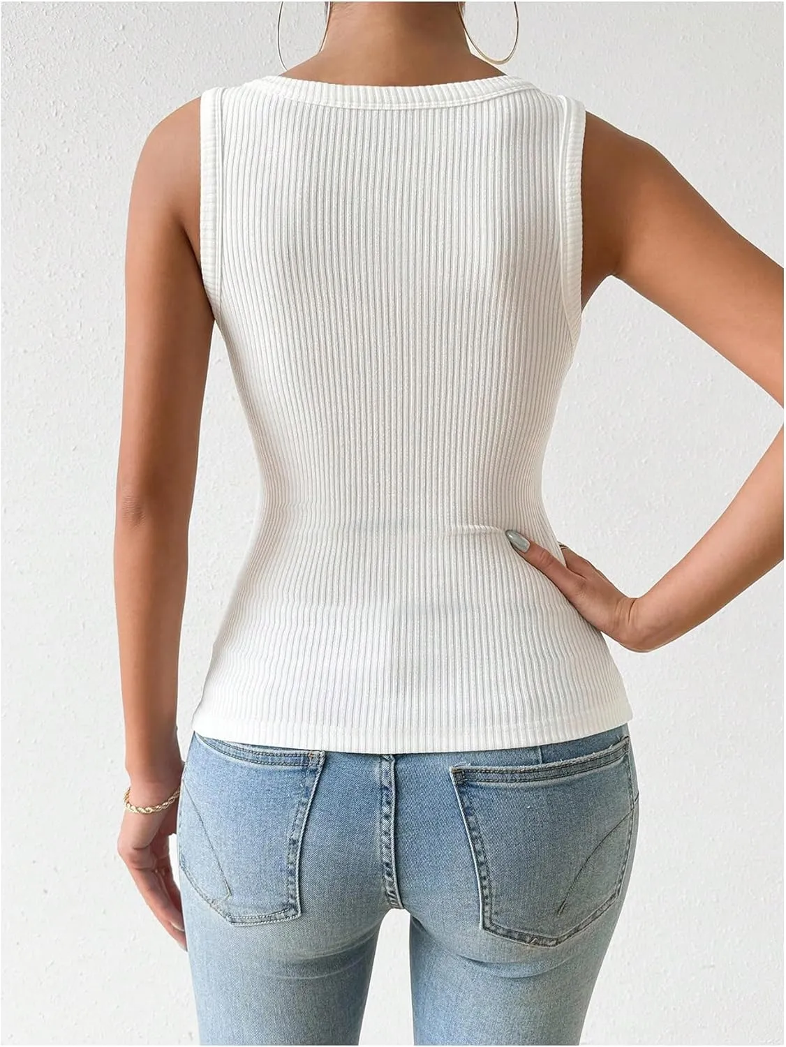 Verdusa Women's 3D Floral Applique Sleeveless Round Neck Ribbed Tank Top